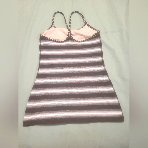 Lululemon Y tank - Picture 1 of 2